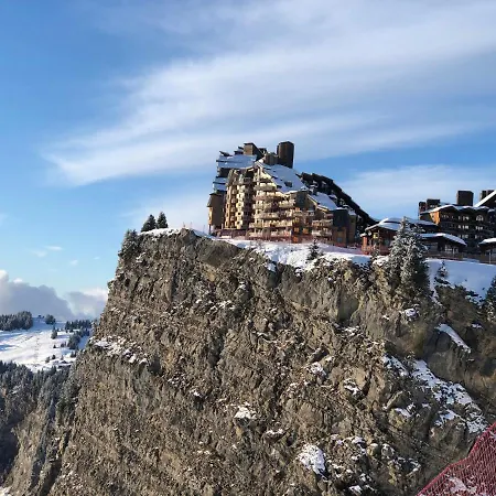 Le M1212 * Avoriaz