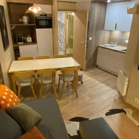 Le M1212 Apartment