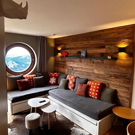 Le M1212 Apartment