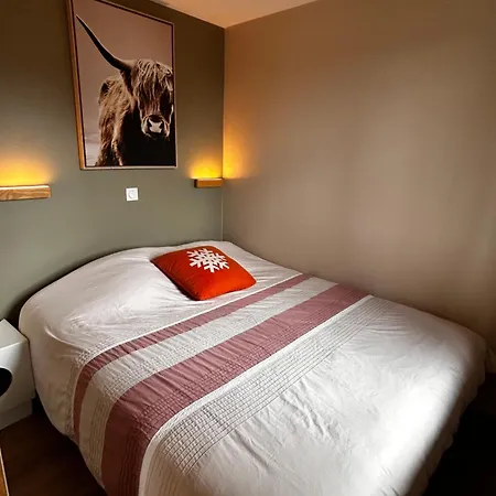 Le M1212 Apartment *